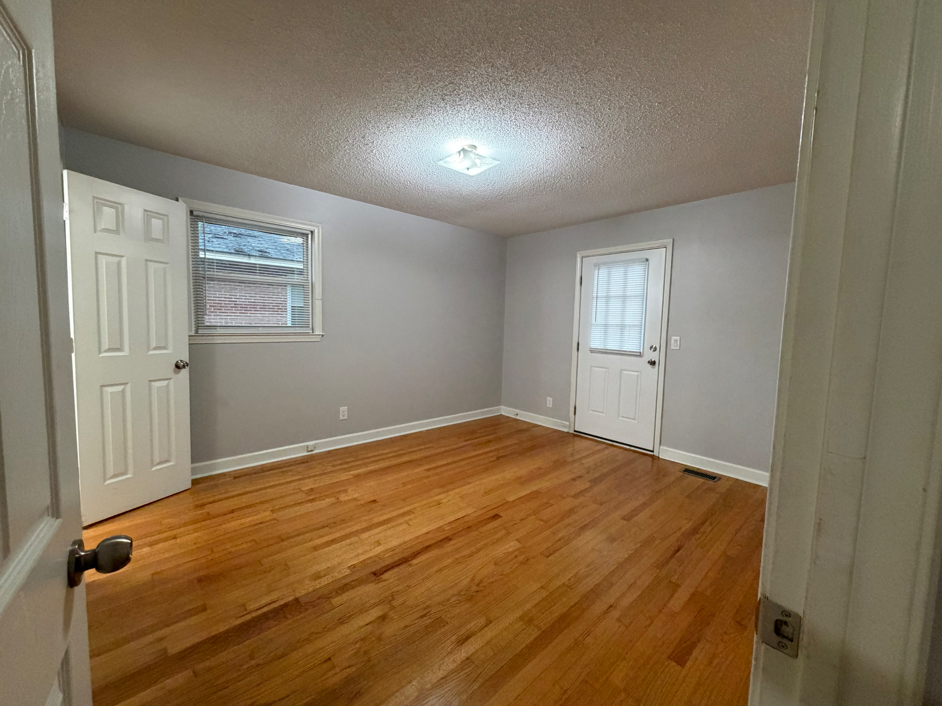 818 Lynwood Dr photo 15