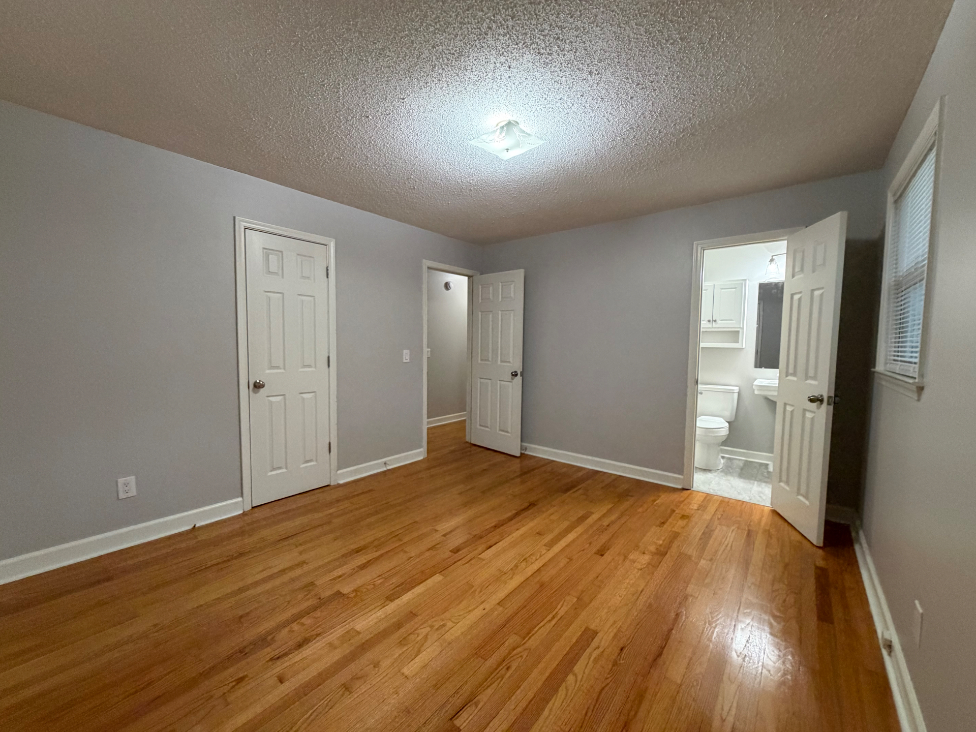 818 Lynwood Dr photo 16