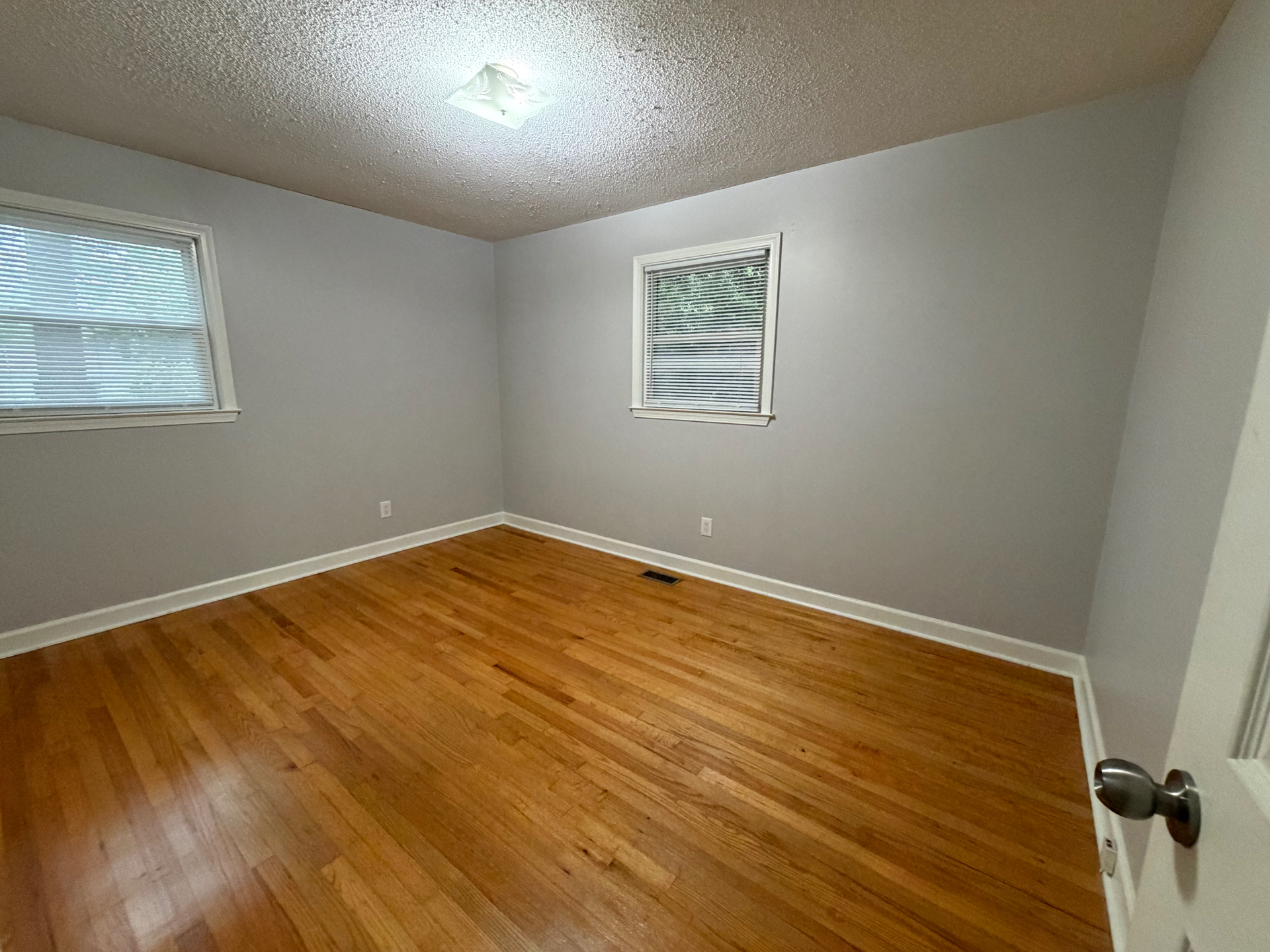 818 Lynwood Dr photo 13