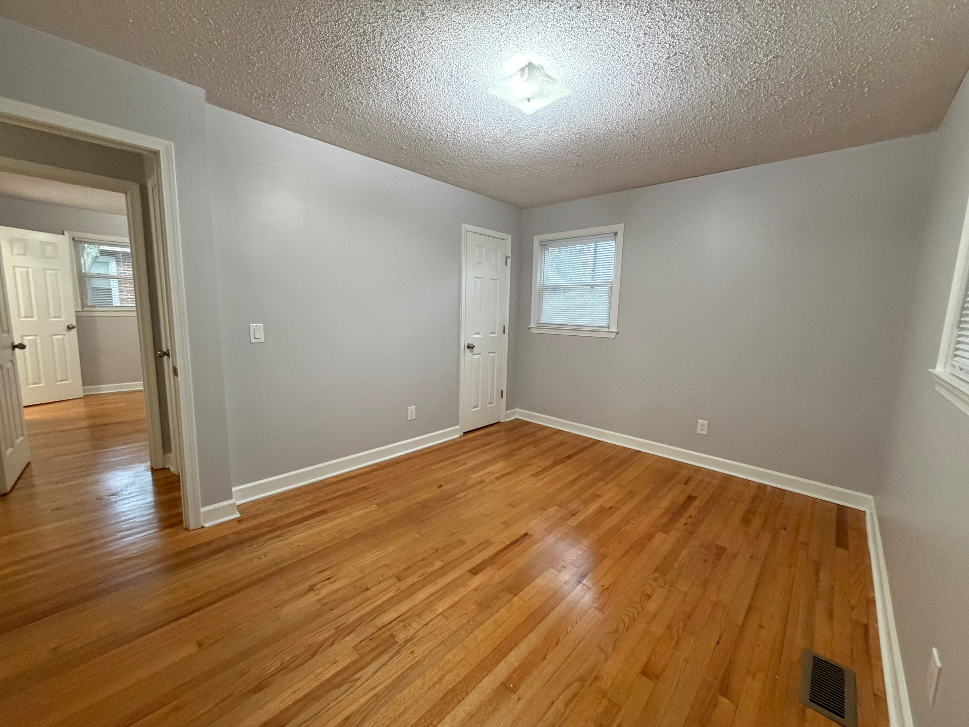 818 Lynwood Dr photo 14